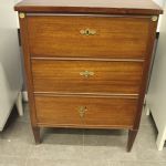 902 9218 CHEST OF DRAWERS